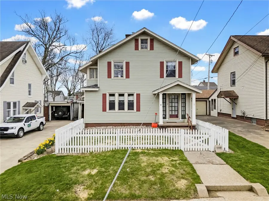 208 Bachtel Se Street, North Canton, OH 44720 - #2