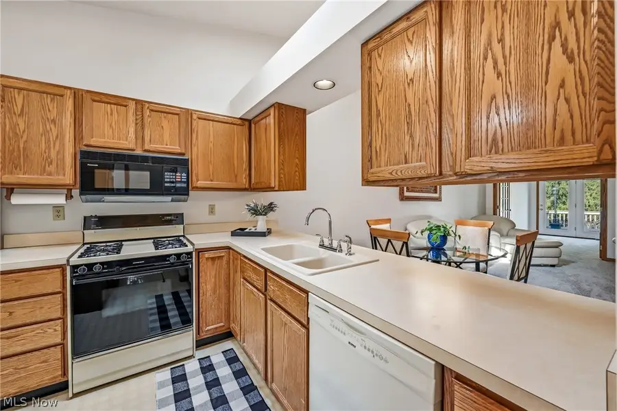 127 Greenfield Nw Oval, Warren, OH 44483 - #3