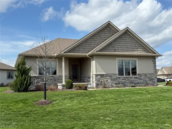 1163 Pine Bluff Ne Drive, New Philadelphia, OH 44663