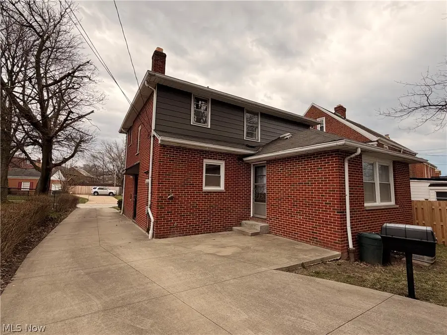 3921 Faversham Road, University Heights, OH 44118 - #2