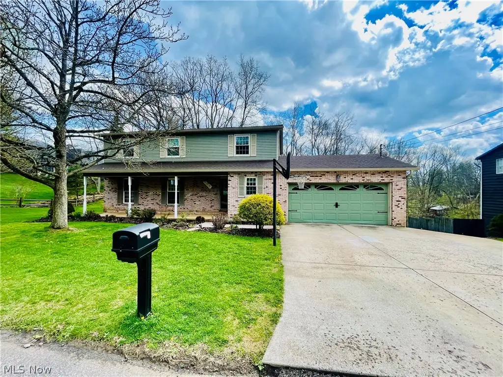 207 N Hills Dr, Parkersburg, WV 26104 - #1