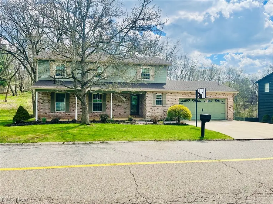 207 N Hills Dr, Parkersburg, WV 26104 - #3