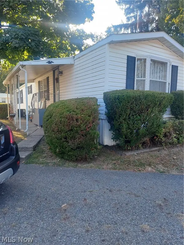 1263 Los Angeles Nw Boulevard, North Canton, OH 44720