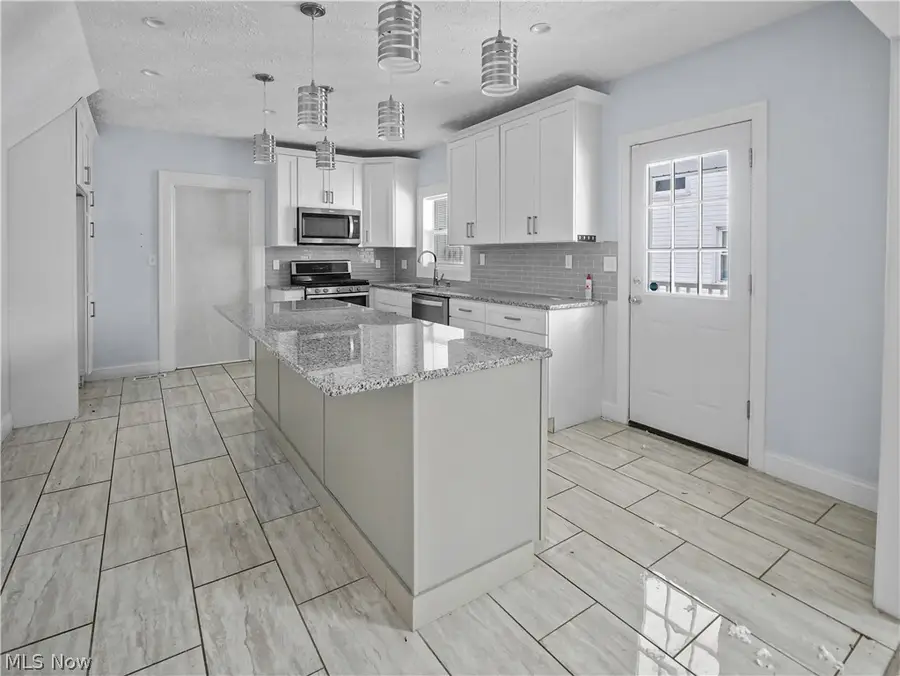 28 Jennette Drive, Youngstown, OH 44512 - #3