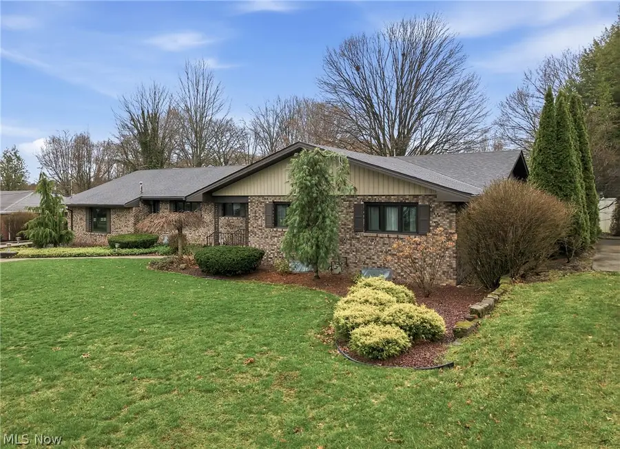 1364 Saint Albans Drive, Youngstown, OH 44511 - #2