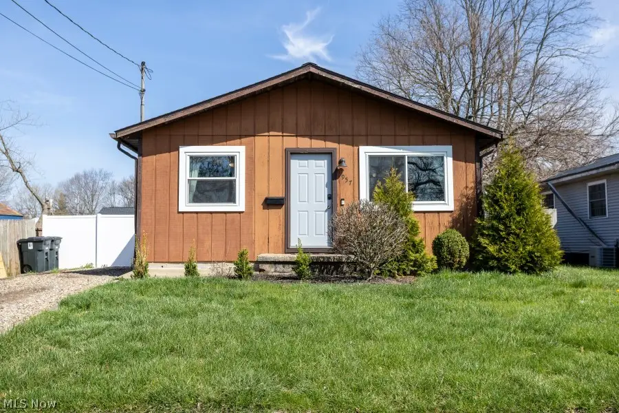 957 Carnegie Avenue, Akron, OH 44314 - #2