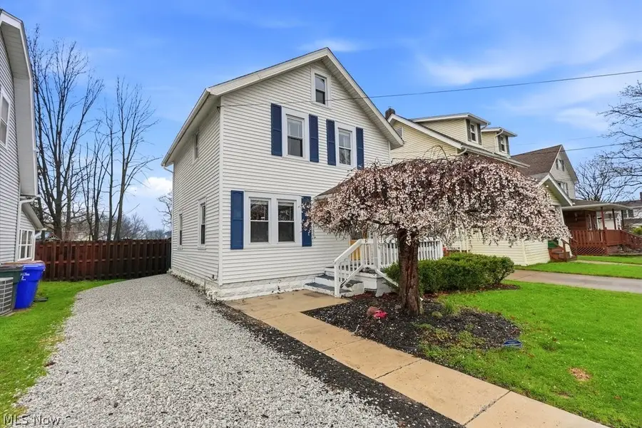 212 Marguerite Avenue, Cuyahoga Falls, OH 44221 - #2