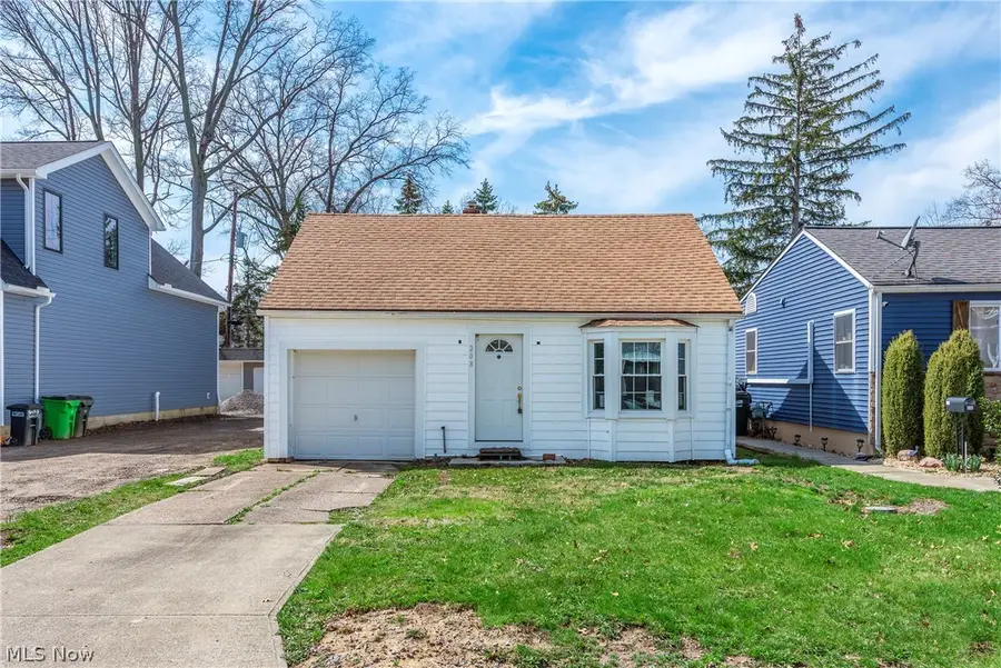 208 Sunset Road, Avon Lake, OH 44012 - #2