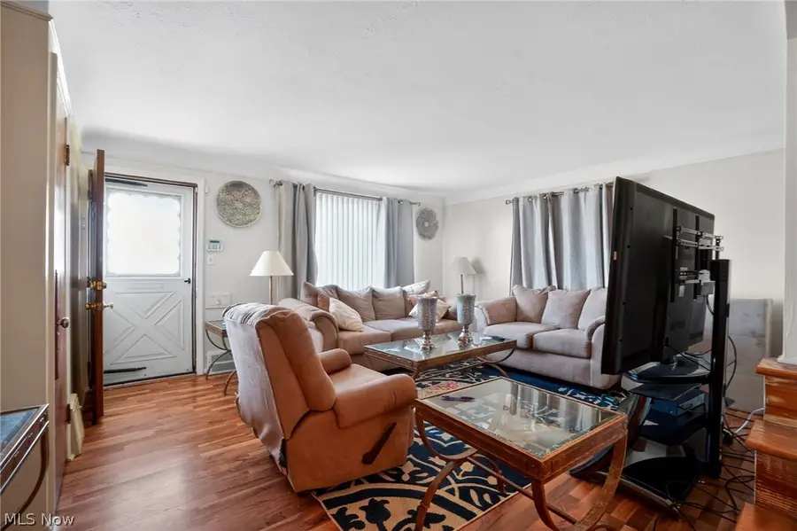 276 E 242nd Street, Euclid, OH 44123 - #3