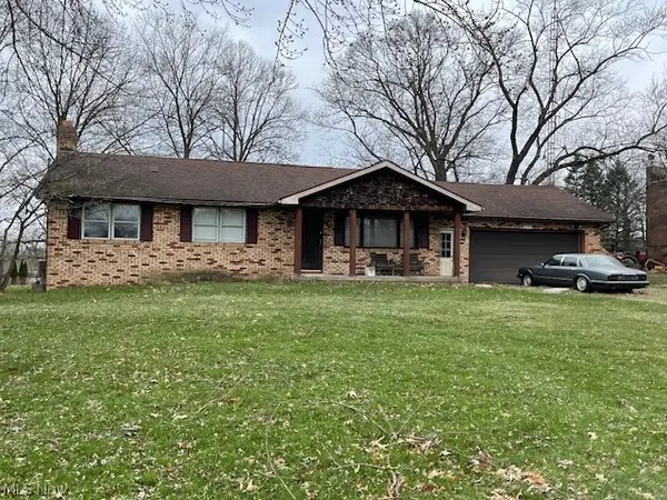 3795 Broadway Ne Avenue, Louisville, OH 44641