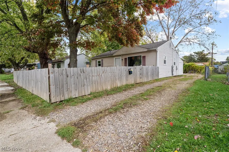 2012 Endrow Ne Avenue, Canton, OH 44705 - #3