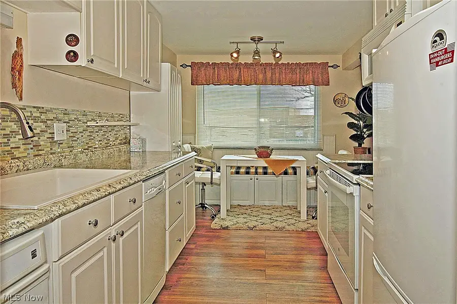 25600 Country Club Boulevard #18, North Olmsted, OH 44070 - #2