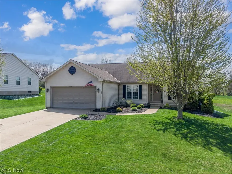 7287 Meadowhaven Drive, Chippewa Lake, OH 44215 - #2