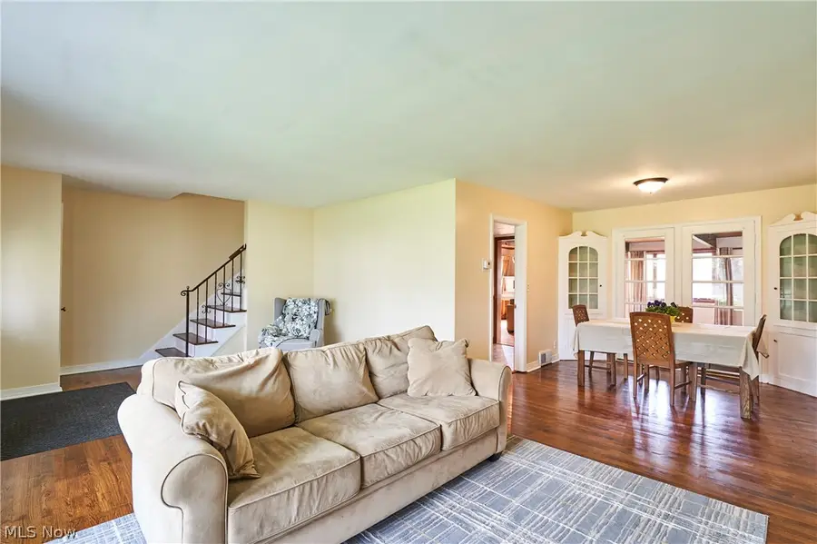 1360 Croyden Road, Lyndhurst, OH 44124 - #2