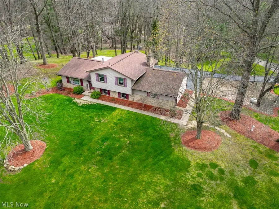 12432 Ledgeview Nw Street, Canal Fulton, OH 44614 - #2