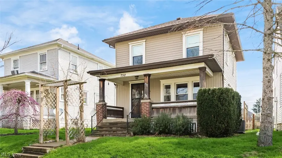 752 Larzelere Avenue, Zanesville, OH 43701 - #2