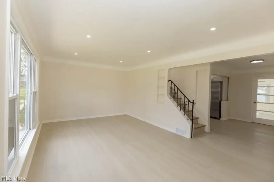 1722 Hawthorne Drive, Mayfield Heights, OH 44124 - #3