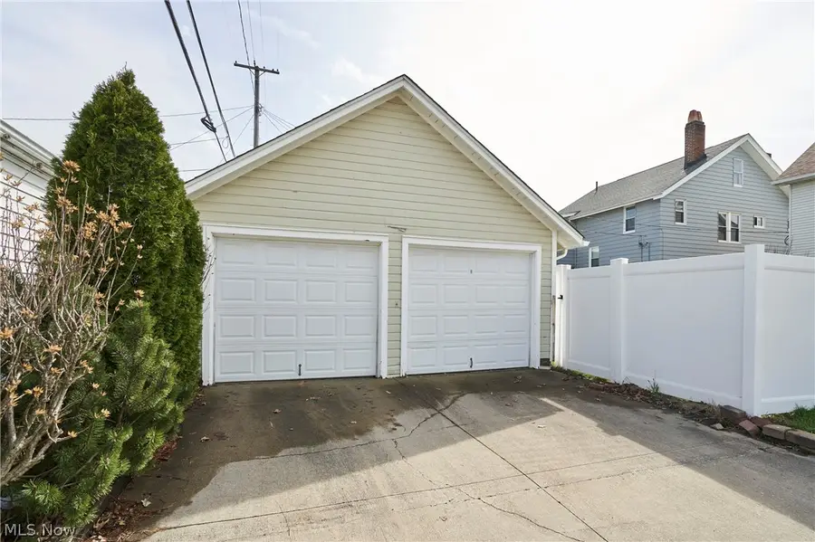 2111 Wascana Avenue, Lakewood, OH 44107 - #3