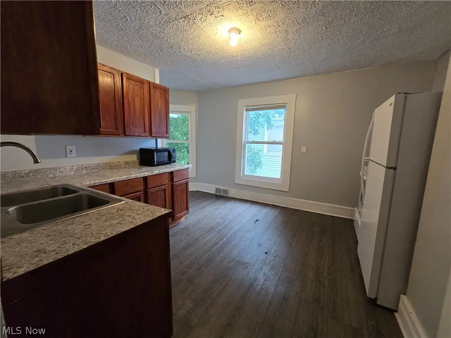 1412 Woodland Nw Avenue, Canton, OH 44703 - #2