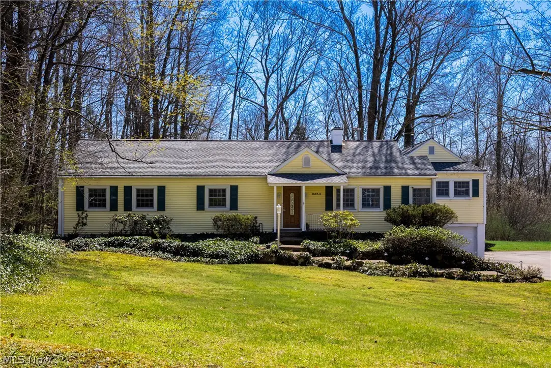 8253 Summit Drive, Chagrin Falls, OH 44023 - #1