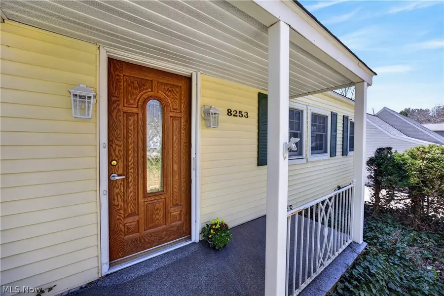 8253 Summit Drive, Chagrin Falls, OH 44023 - #2