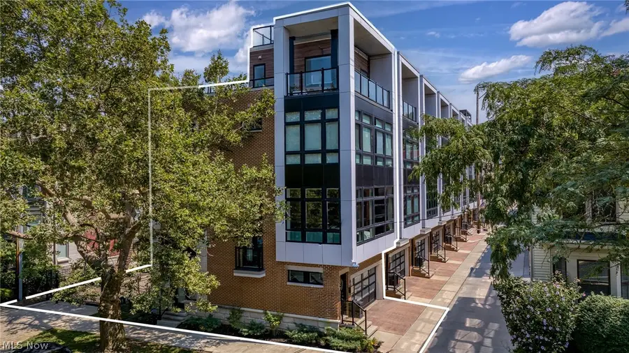 3118 Vine Court, Cleveland, OH 44113 - #2