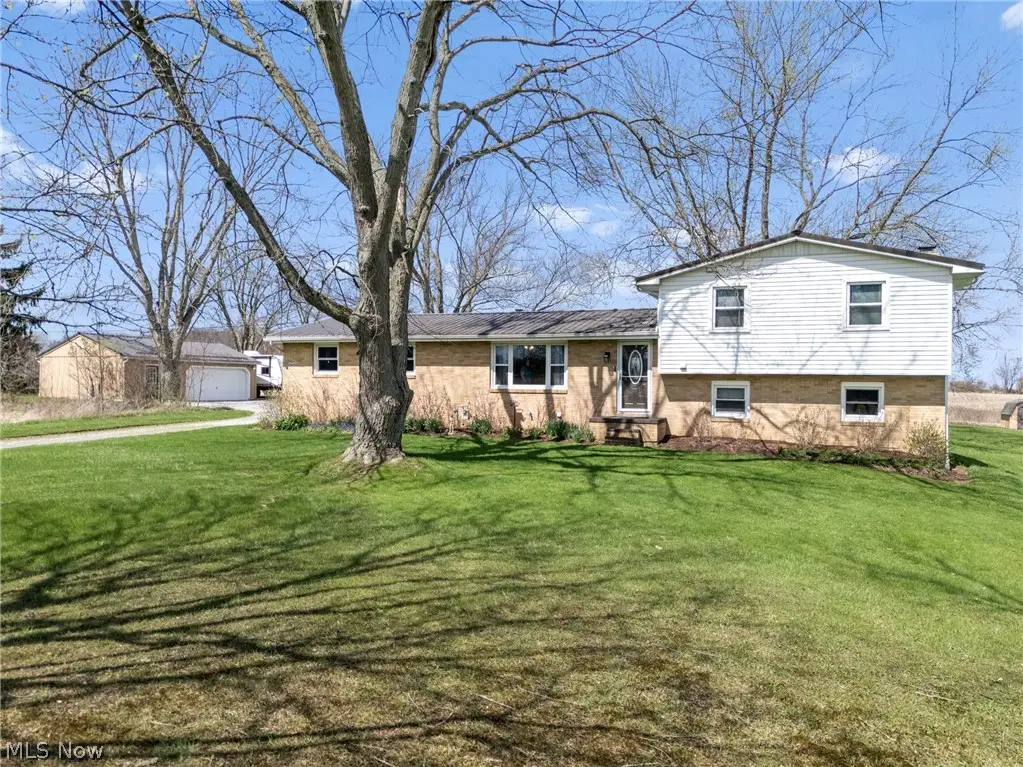 10805 Easton Ne Street, Alliance, OH 44601 - #1