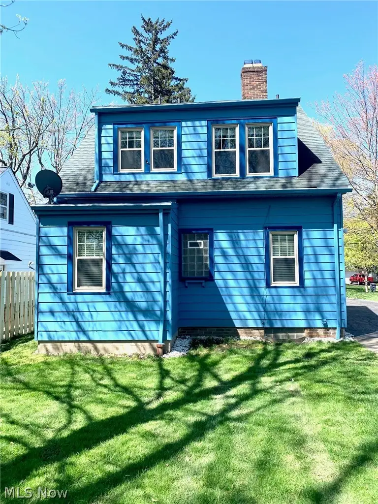 1715 Edgefield Road, Lyndhurst, OH 44124 - #2