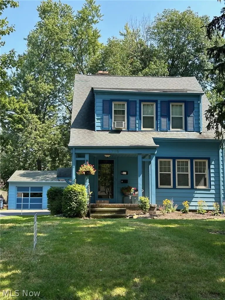 1715 Edgefield Road, Lyndhurst, OH 44124 - #3