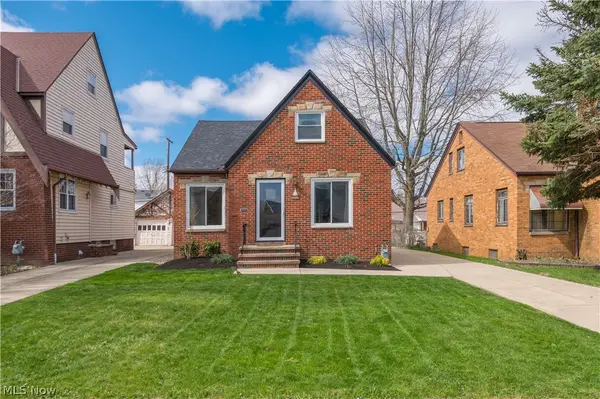 6392 Doncaster Avenue, Parma, OH 44129