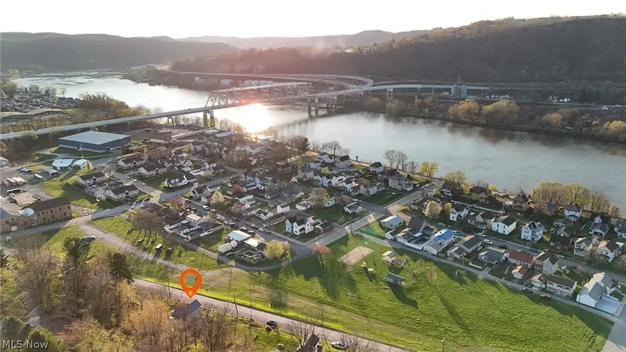 1016 Collins Memorial Drive, Chester, WV 26034 - #2