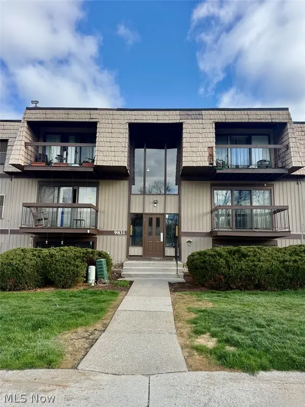 9831 Sunrise Boulevard #P27, North Royalton, OH 44133