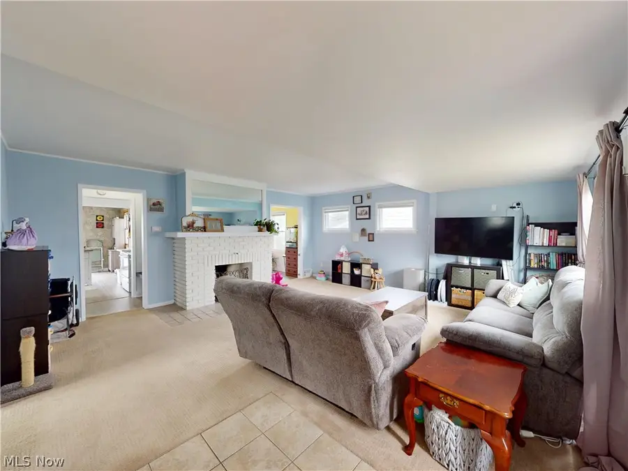 5162 Oakmont Drive, Lyndhurst, OH 44124 - #3