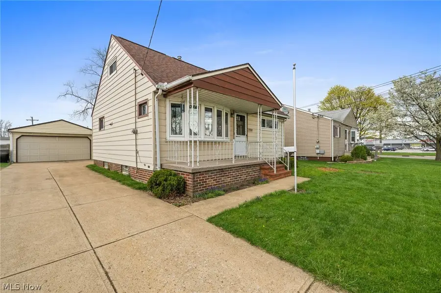 15268 Muskingum Boulevard, Brook Park, OH 44142 - #2