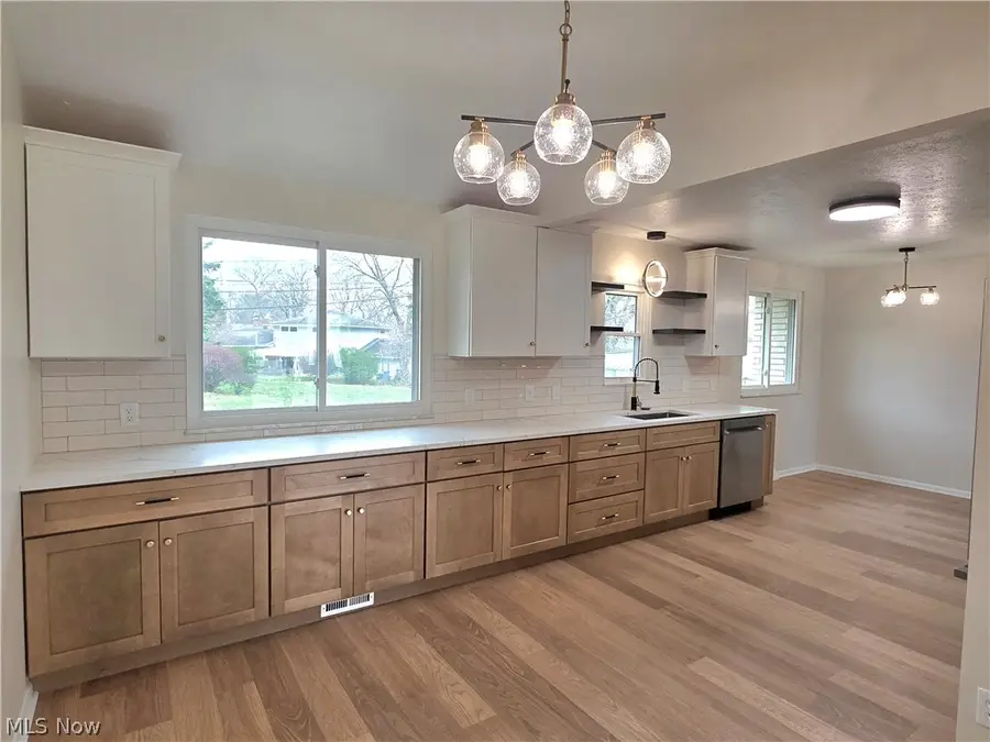 3181 Parmalee Drive, Seven Hills, OH 44131 - #2