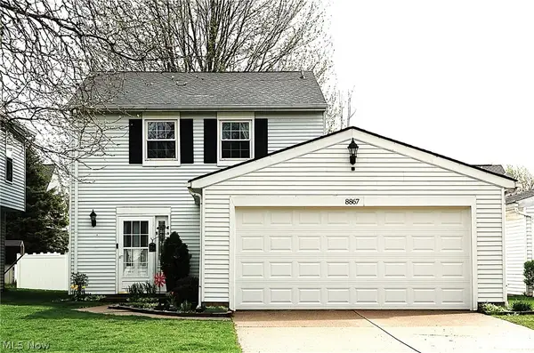 8867 Holly Lane, Olmsted Falls, OH 44138