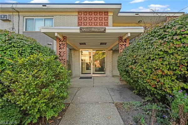 1372 Golden Gate Boulevard #B-201, Mayfield Heights, OH 44124