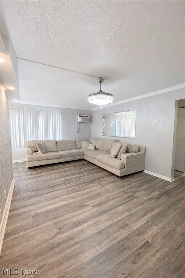 1372 Golden Gate Boulevard #B-201, Mayfield Heights, OH 44124 - #2