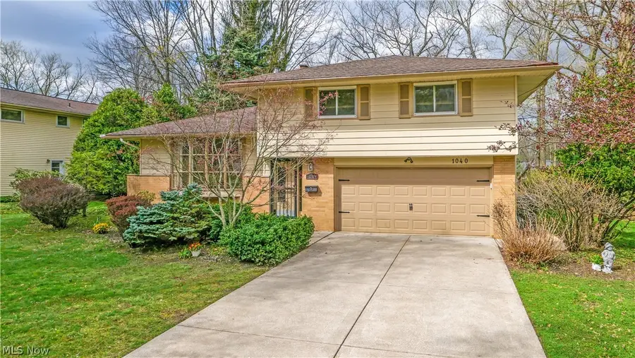 1040 Rose Boulevard, Highland Heights, OH 44143 - #2