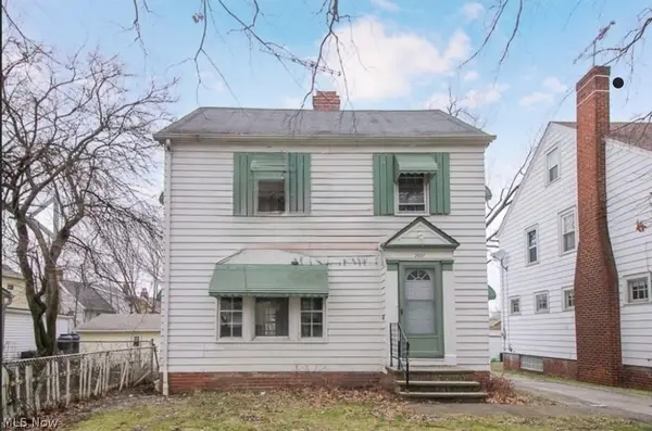 3801 Woodridge Road, Cleveland, OH 44121