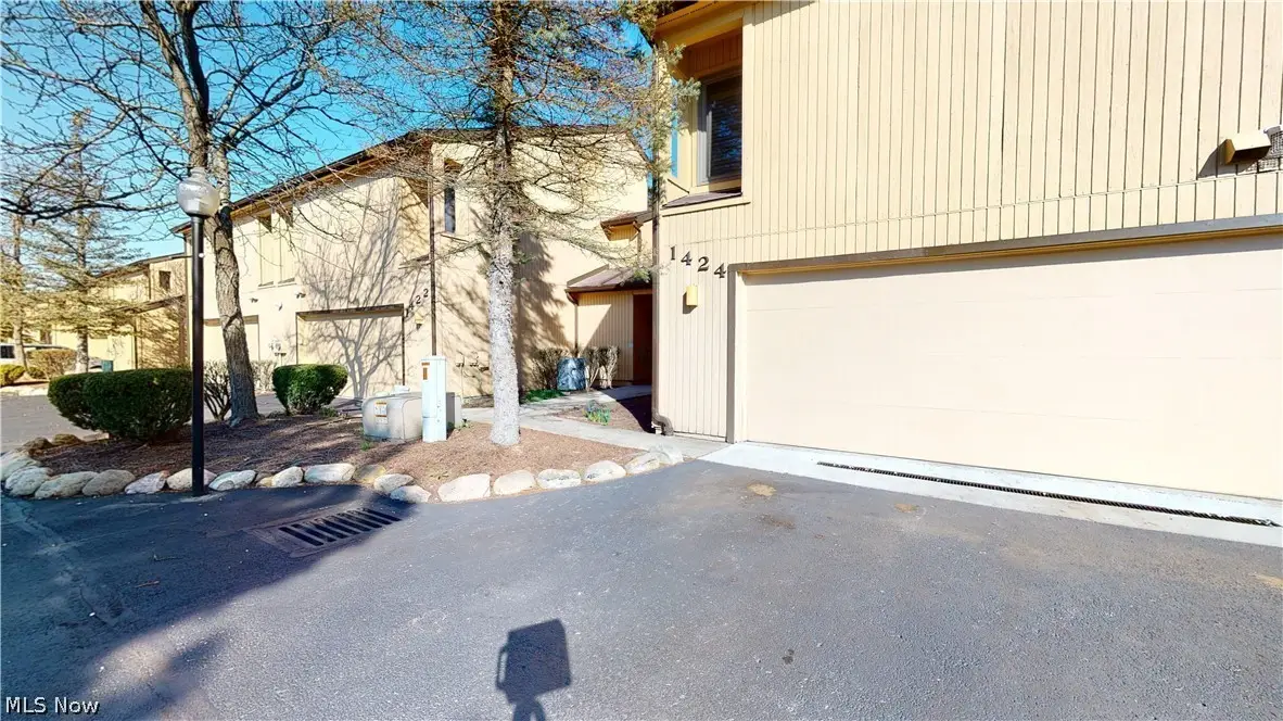 1424 Loop Road, Kent, OH 44240 - #1