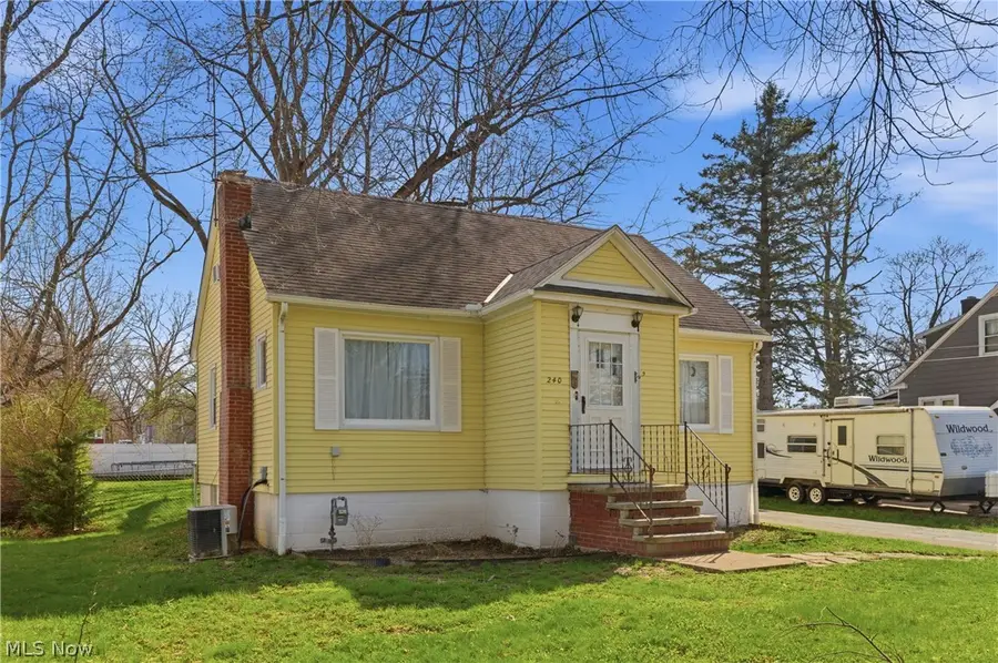 240 E 45th Street, Lorain, OH 44052 - #2