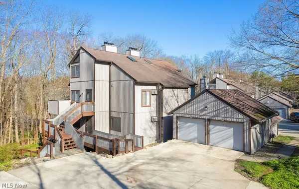 2110 Pinebrook Trail, Cuyahoga Falls, OH 44223
