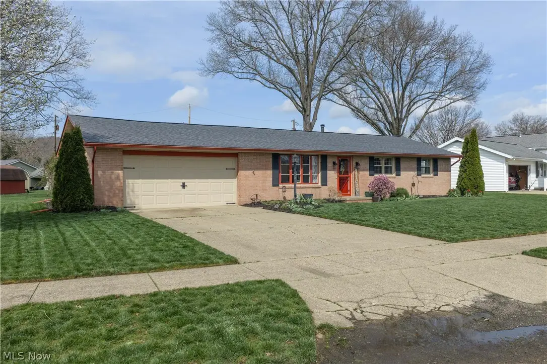 1126 3rd Sw Street, New Philadelphia, OH 44663 - #1