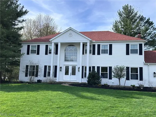 28402 Farrs Garden Path, Westlake, OH 44145