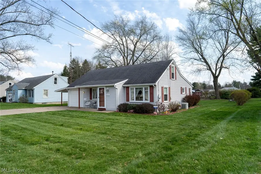 404 Heatherwood Sw Street, North Canton, OH 44720 - #2