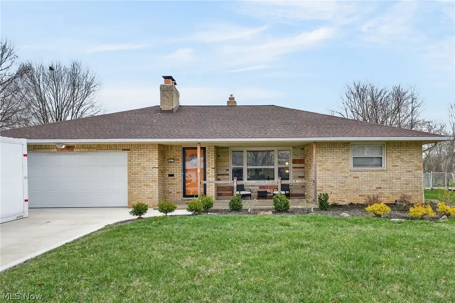 4527 W Ranchview Avenue, North Olmsted, OH 44070 - #2