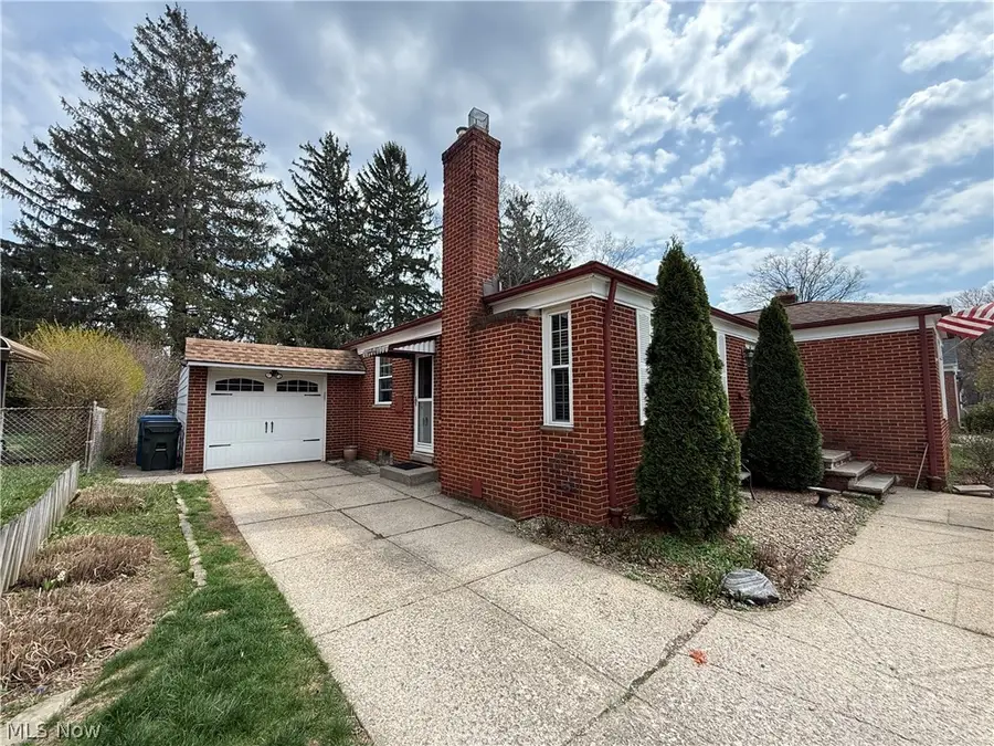 4601 W 221st Street, Fairview Park, OH 44126 - #3