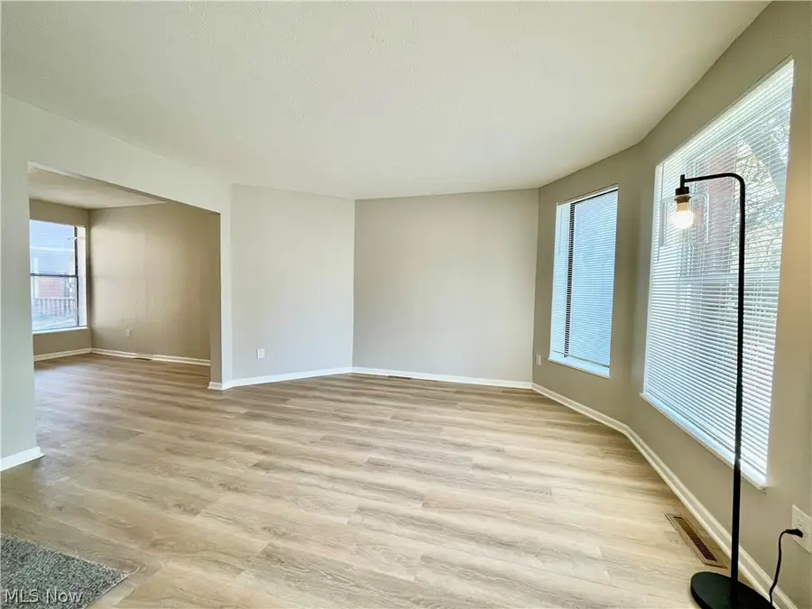 9229 Rosalind Avenue, Cleveland, OH 44106 - #3