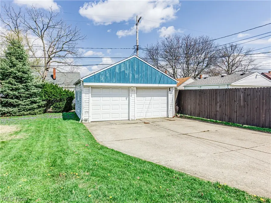 6106 Pelham Drive, Parma, OH 44129 - #3